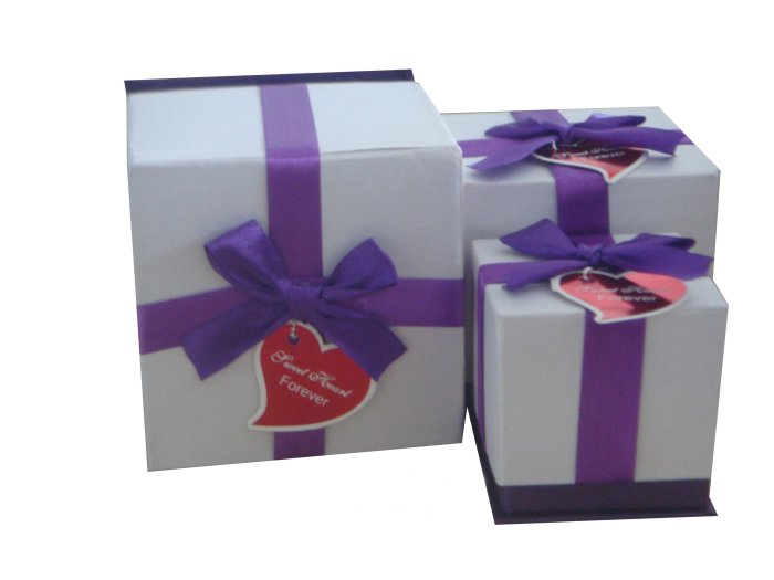 Набор коробок 3 в 1 "Особый случай" Сиреневый с бантом / квадрат 7,5*7,5*7,5 / 9,5*9,5*9,5 / 11,5*11 Набор коробок 3 в 1 «Особый случай» Сиреневый с бантом / квадрат 7,5*7,5*7,5 / 9,5*9,5*9,5 / 11,5*11